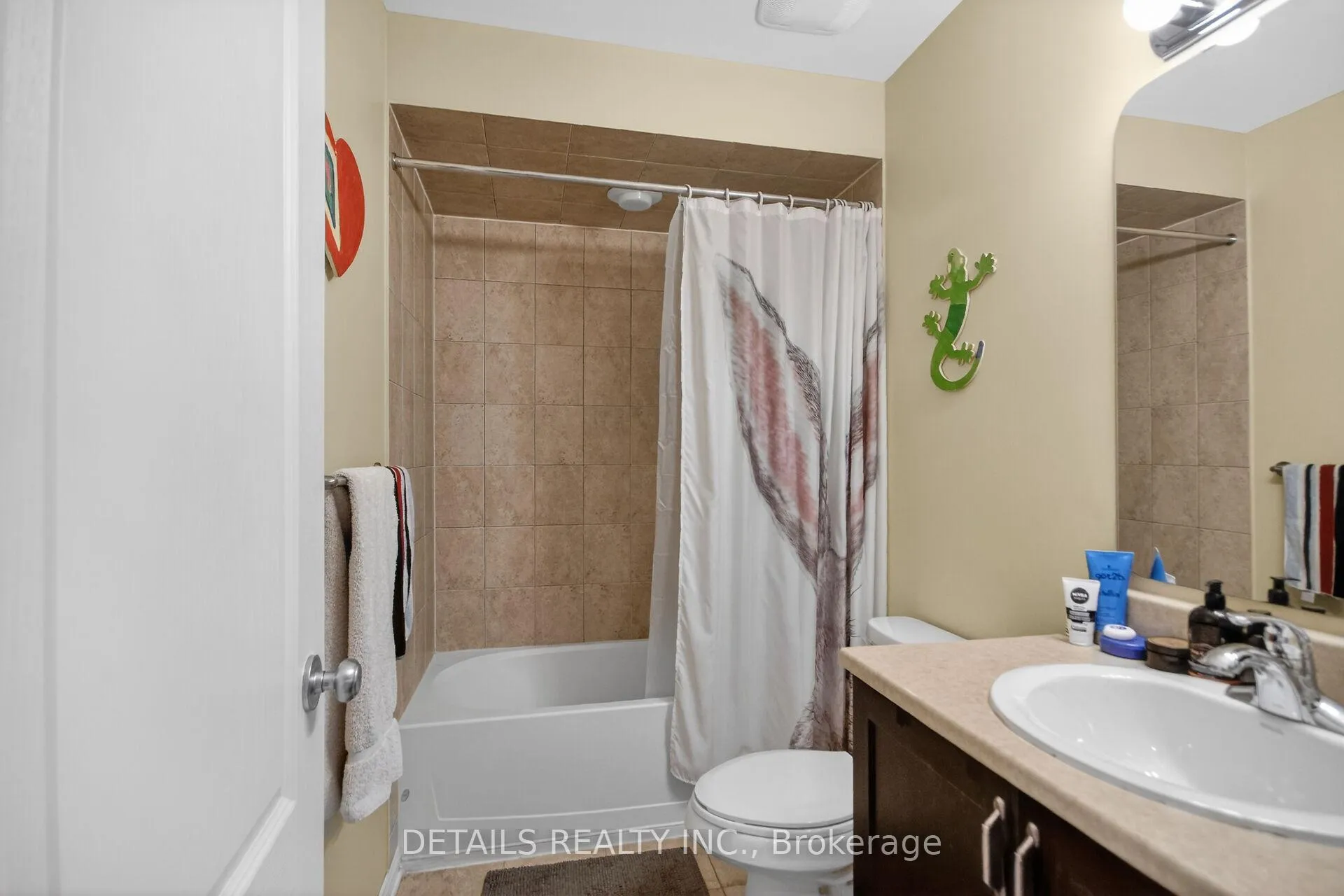 Photo 27 of 168 Eye Bright Crescent, Ottawa, Riverside South/Gloucester Glen — HOMEH