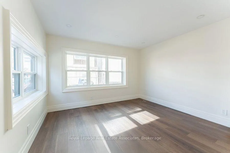 Photo 10 of 54 Stewart Street, Toronto, Waterfront Communities — HOMEH