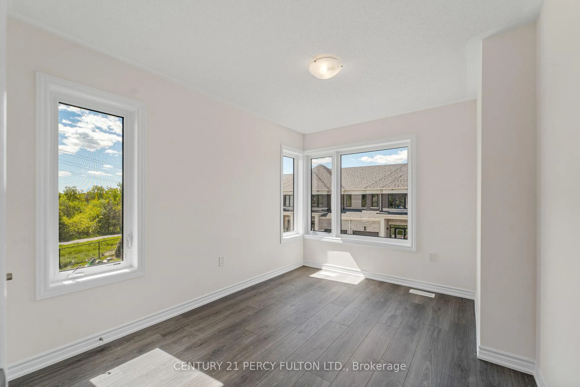 Photo 18 of 32 Hickey Lane, Kawartha Lakes, Lindsay — HOMEH