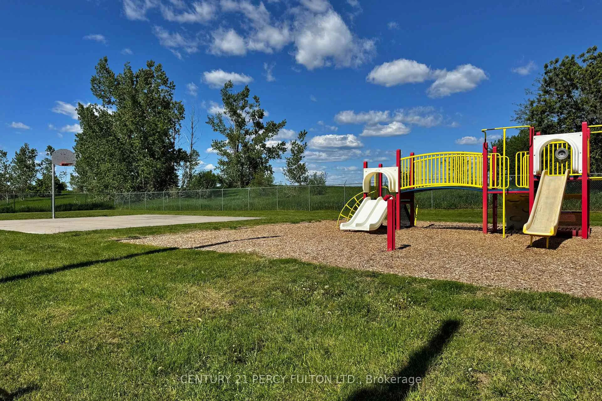 Photo 26 of 32 Hickey Lane, Kawartha Lakes, Lindsay — HOMEH