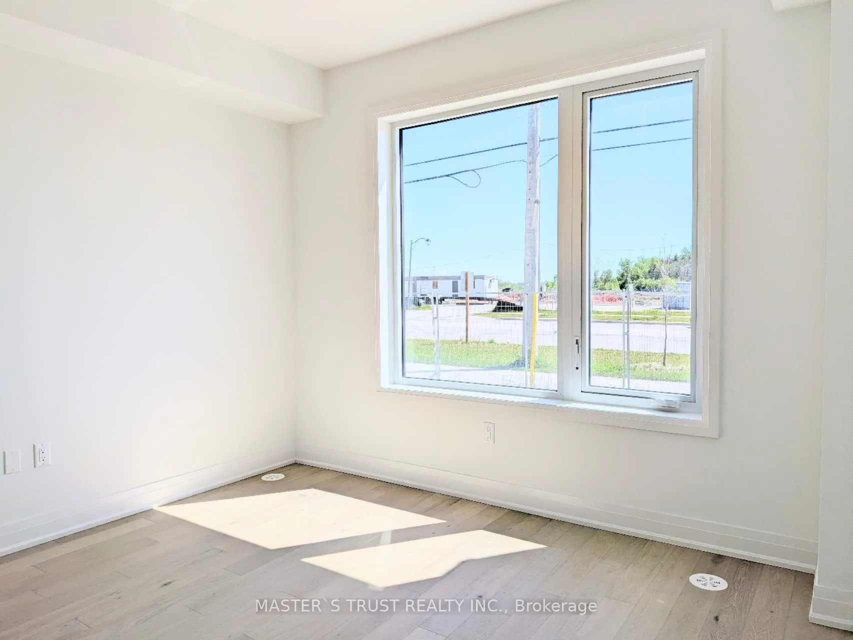 Photo 5 of 110 Grimsby Lane, Richmond Hill, Rural Richmond Hill — HOMEH