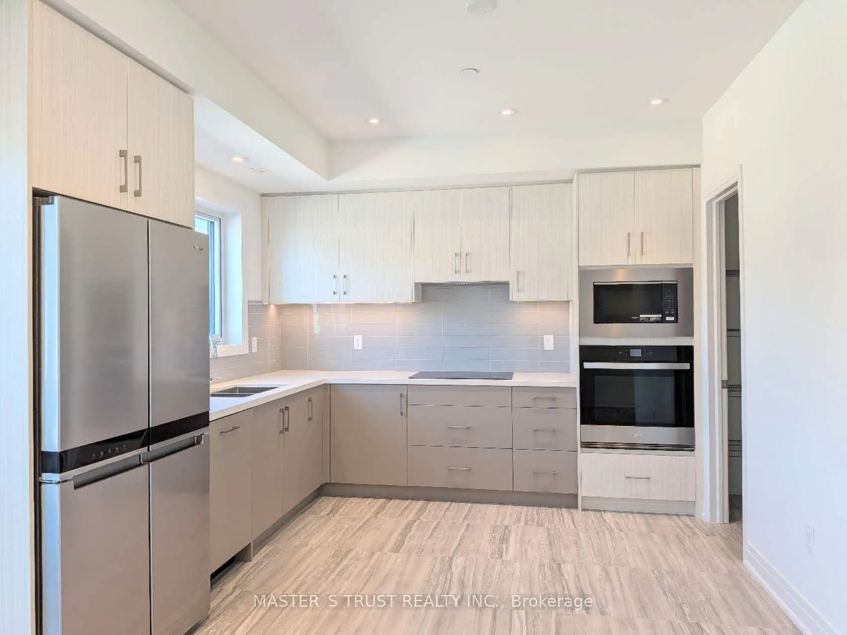 Photo 10 of 110 Grimsby Lane, Richmond Hill, Rural Richmond Hill — HOMEH