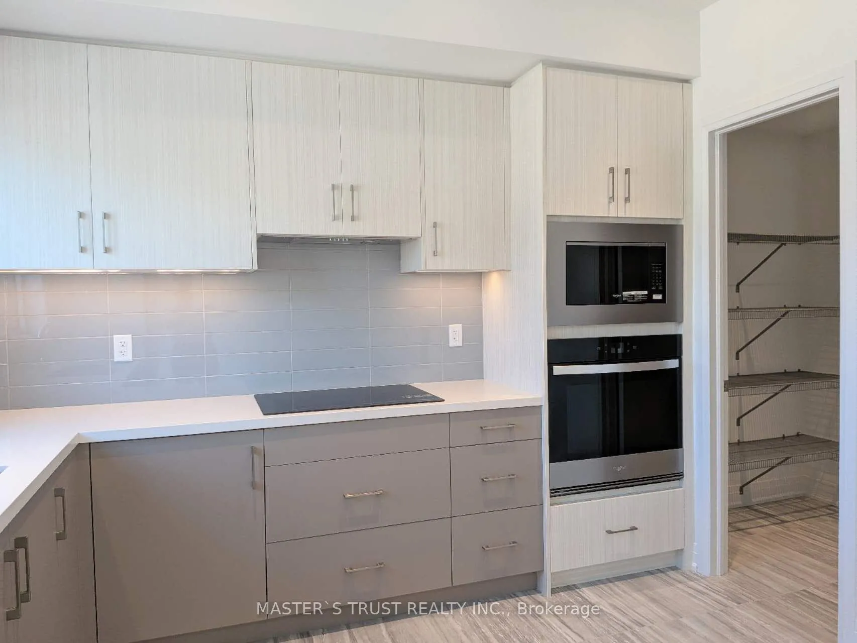Photo 12 of 110 Grimsby Lane, Richmond Hill, Rural Richmond Hill — HOMEH
