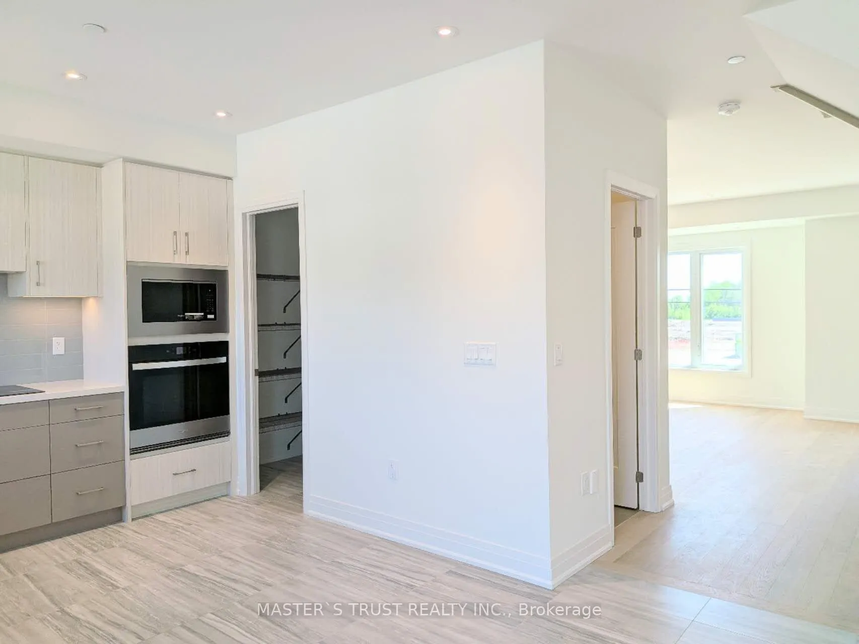 Photo 13 of 110 Grimsby Lane, Richmond Hill, Rural Richmond Hill — HOMEH