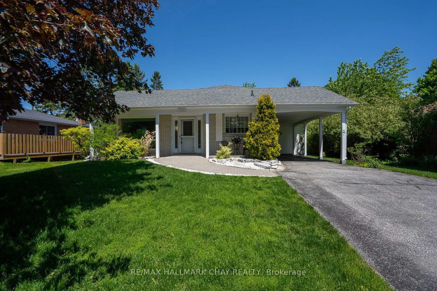Photo 2 of 49 Colbeck Crescent, New Tecumseth, Alliston — HOMEH