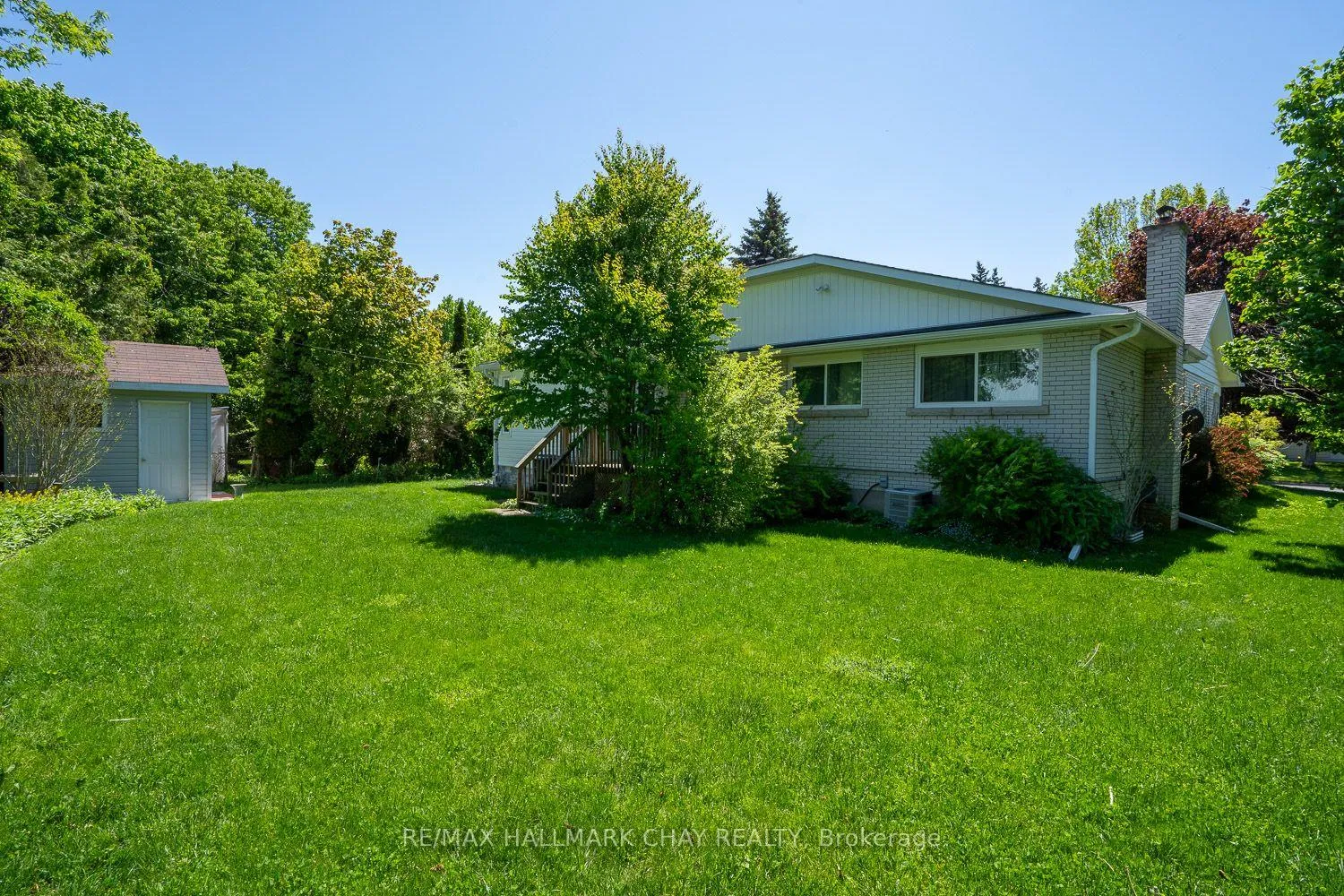 Photo 6 of 49 Colbeck Crescent, New Tecumseth, Alliston — HOMEH