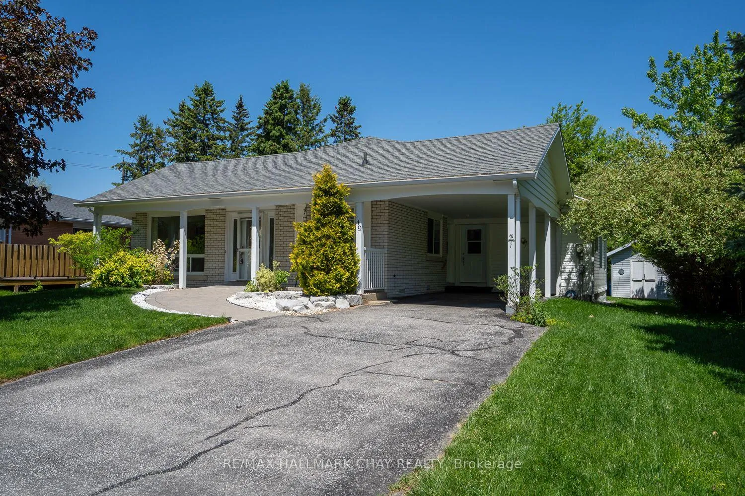 Photo 8 of 49 Colbeck Crescent, New Tecumseth, Alliston — HOMEH