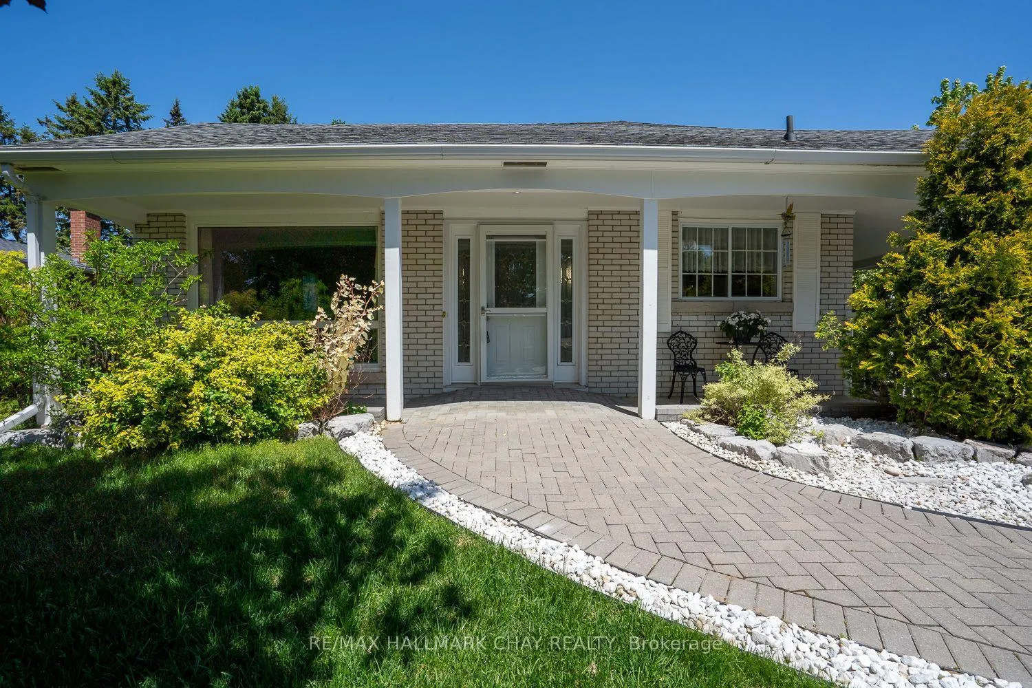 Photo 9 of 49 Colbeck Crescent, New Tecumseth, Alliston — HOMEH