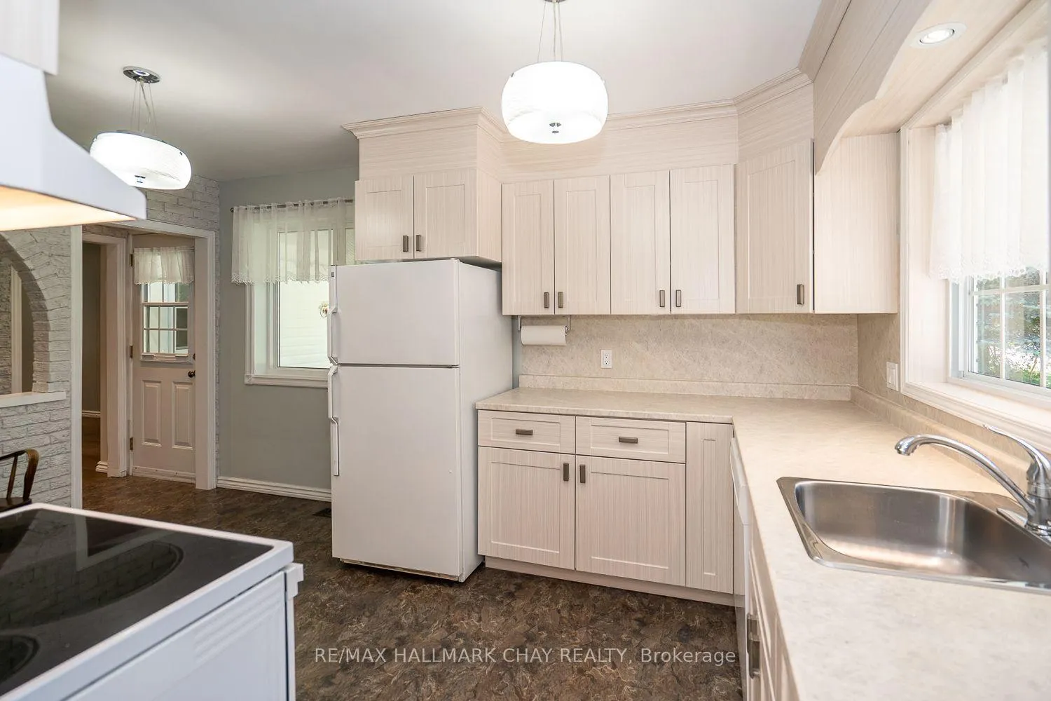 Photo 16 of 49 Colbeck Crescent, New Tecumseth, Alliston — HOMEH