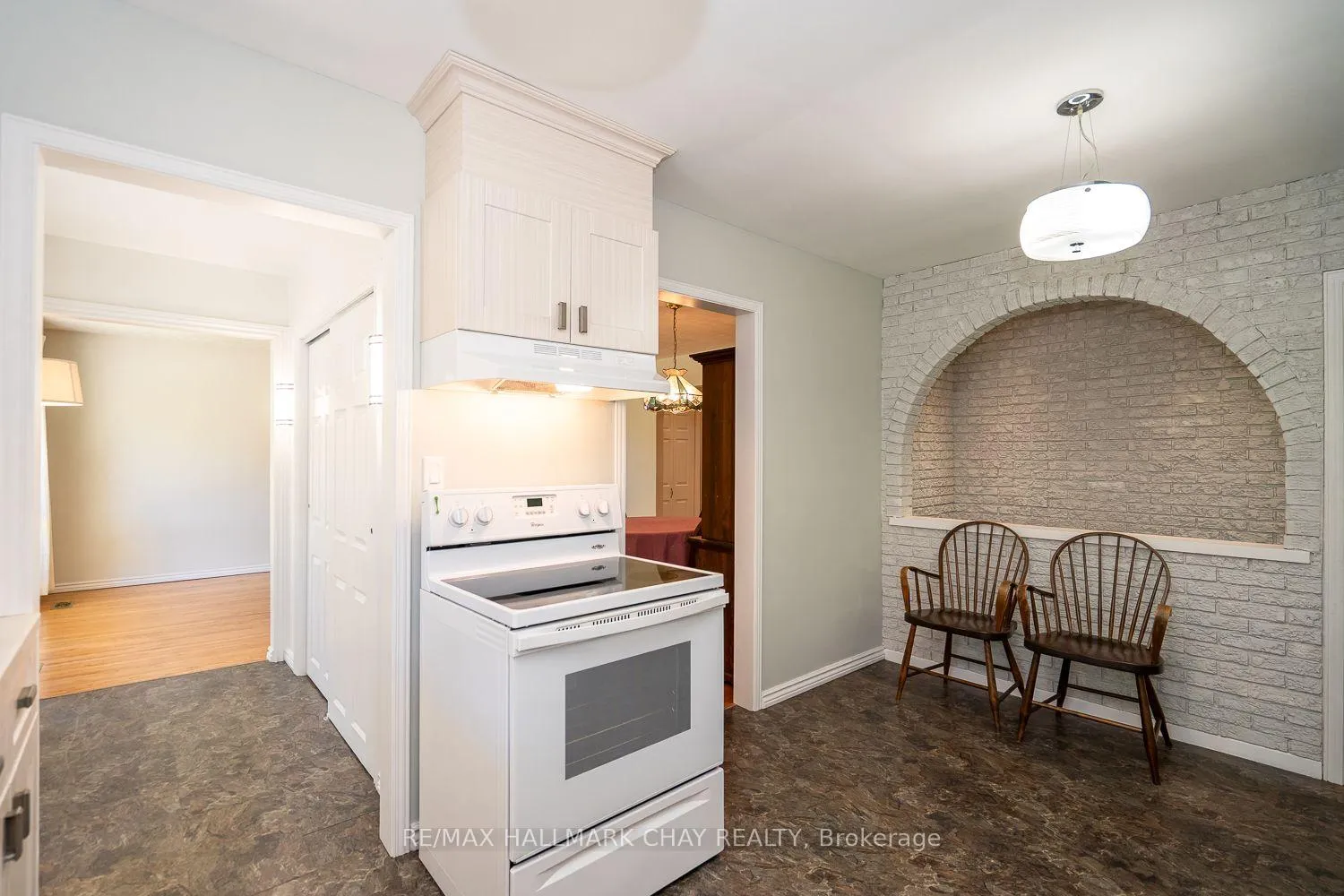 Photo 17 of 49 Colbeck Crescent, New Tecumseth, Alliston — HOMEH