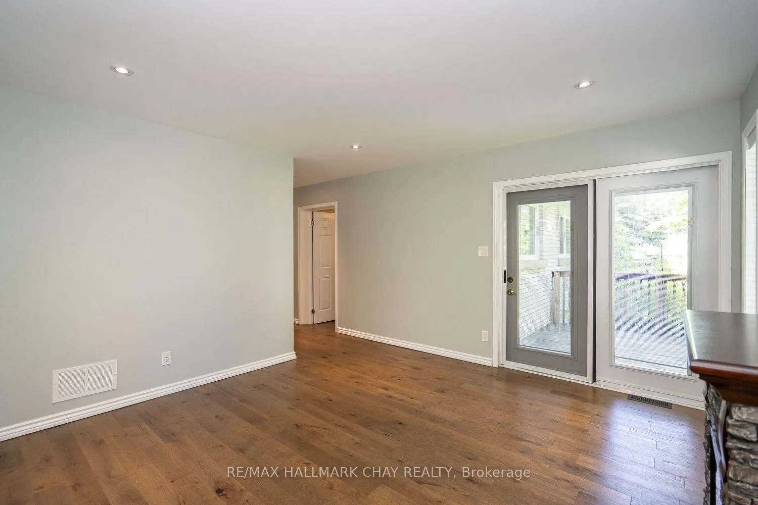 Photo 20 of 49 Colbeck Crescent, New Tecumseth, Alliston — HOMEH