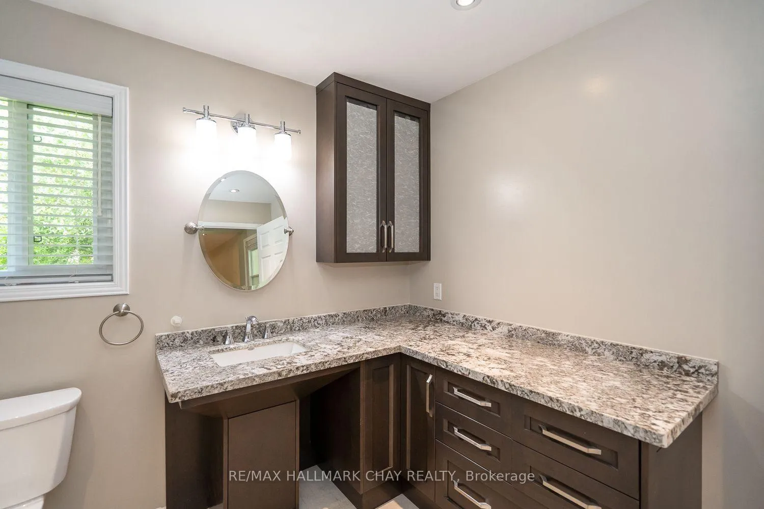 Photo 22 of 49 Colbeck Crescent, New Tecumseth, Alliston — HOMEH