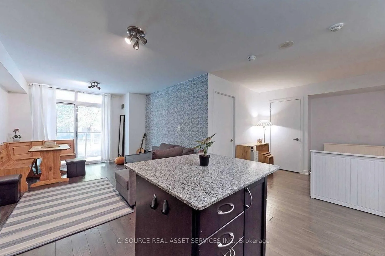 Photo 7 of Unit 113, 816 Lansdowne Avenue, Toronto, Dovercourt-Wallace Emerson-Junction — HOMEH