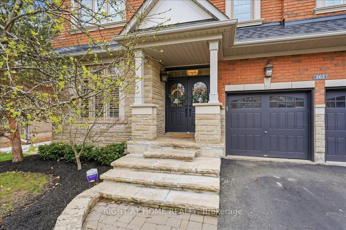 Photo 2 of 262 Nautical Boulevard, Oakville, Bronte — HOMEH