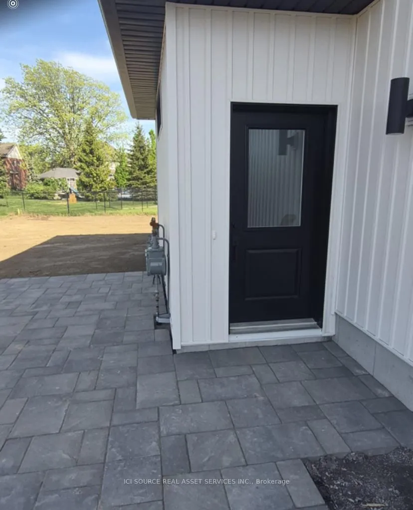 Photo 3 of Unit Unit B, 128 Hastings Park Drive, Belleville, Belleville Ward — HOMEH