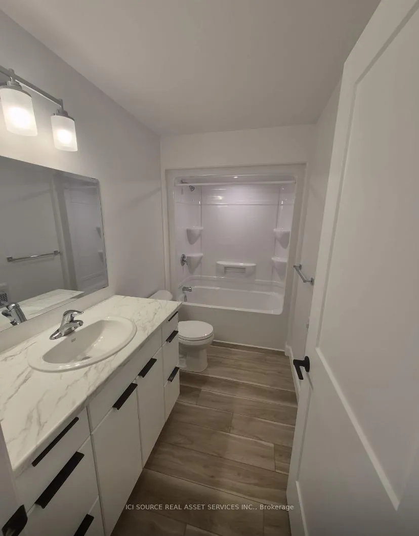 Photo 8 of Unit Unit B, 128 Hastings Park Drive, Belleville, Belleville Ward — HOMEH