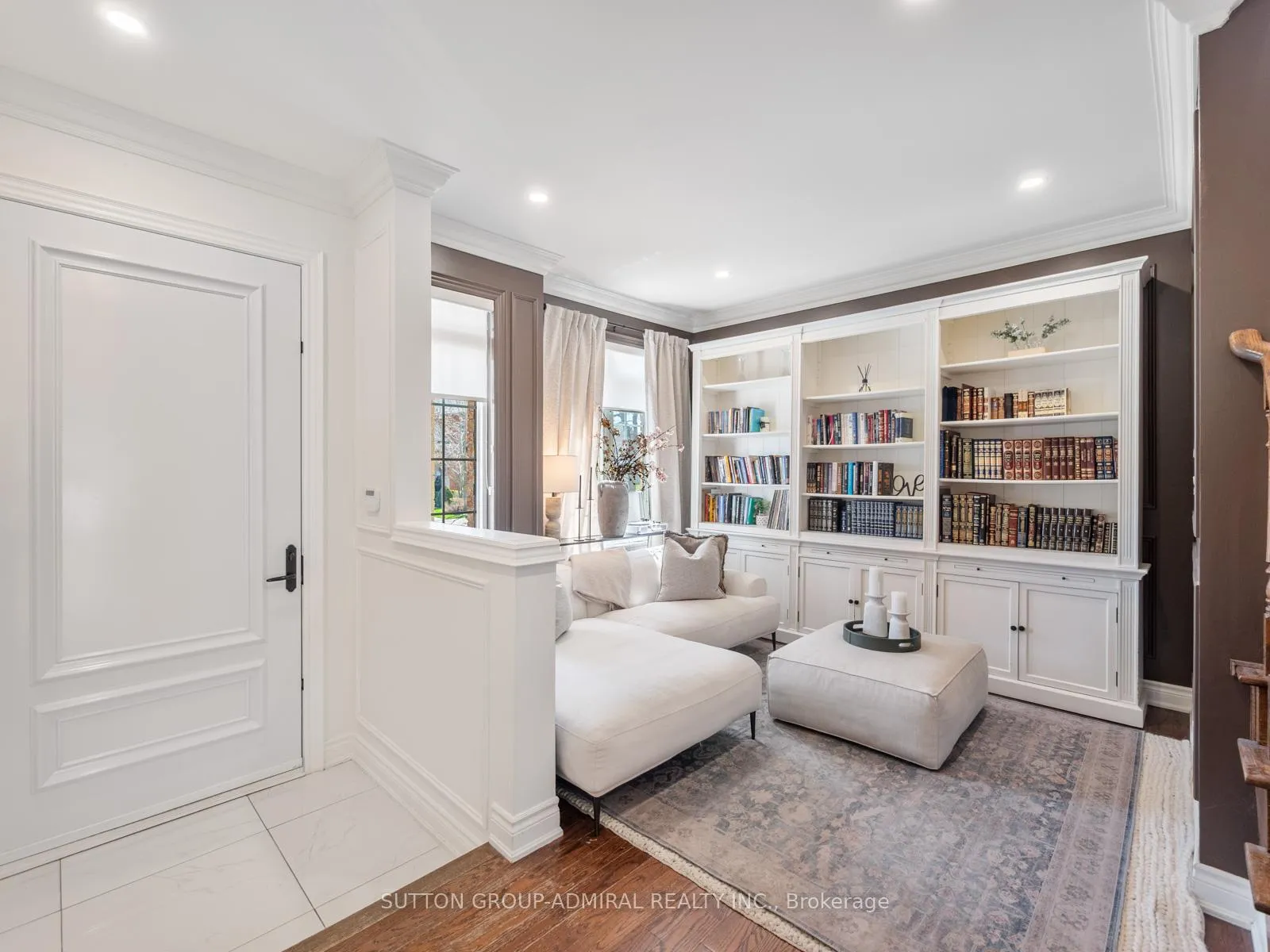 Photo 4 of 582 Summeridge Drive, Vaughan, Patterson — HOMEH