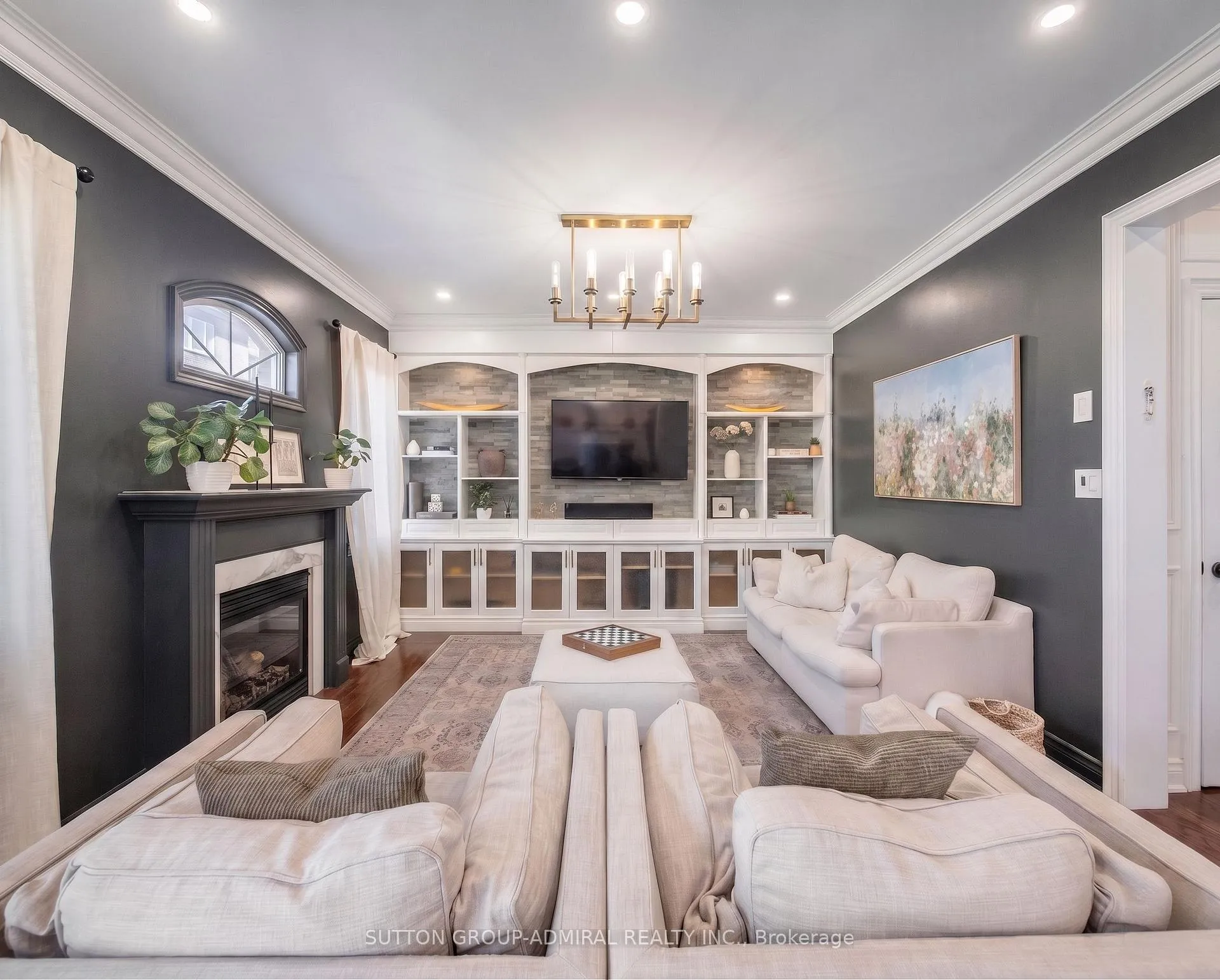 Photo 9 of 582 Summeridge Drive, Vaughan, Patterson — HOMEH