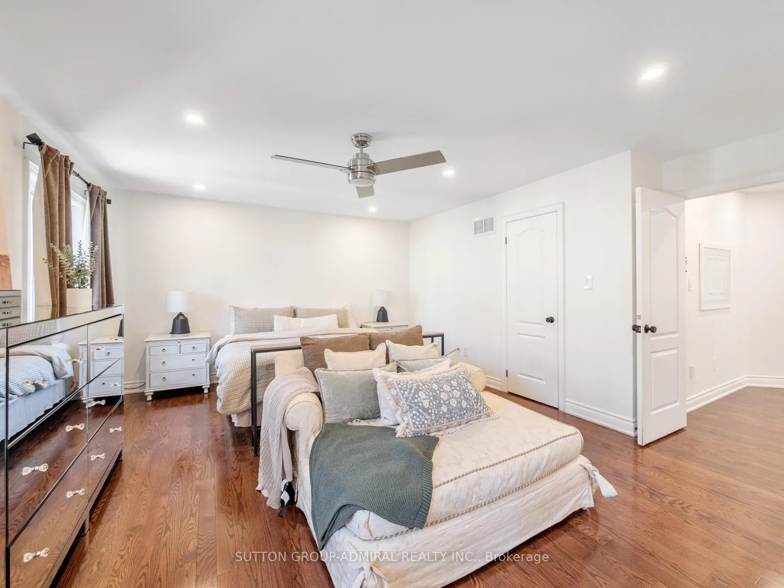 Photo 22 of 582 Summeridge Drive, Vaughan, Patterson — HOMEH