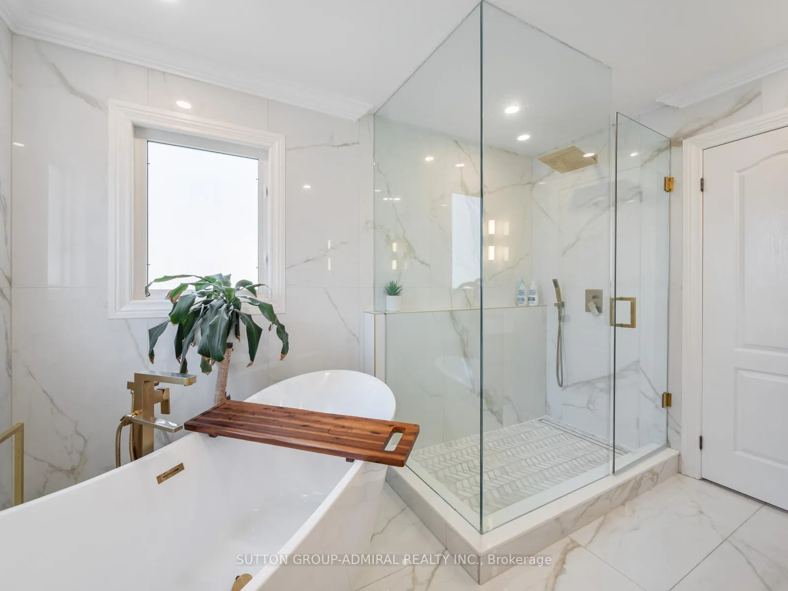 Photo 24 of 582 Summeridge Drive, Vaughan, Patterson — HOMEH