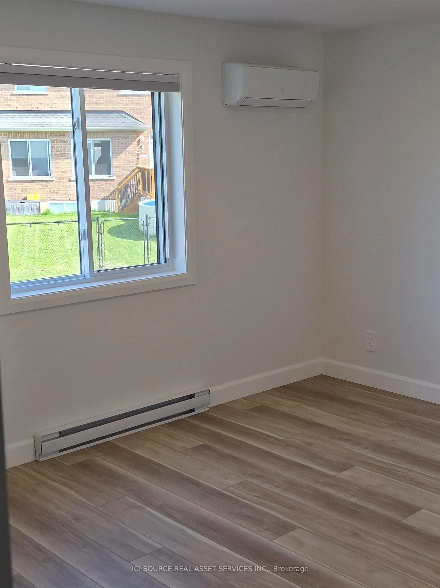 Photo 3 of Unit Unit A, 128 Hastings Park Drive, Belleville, Belleville Ward — HOMEH