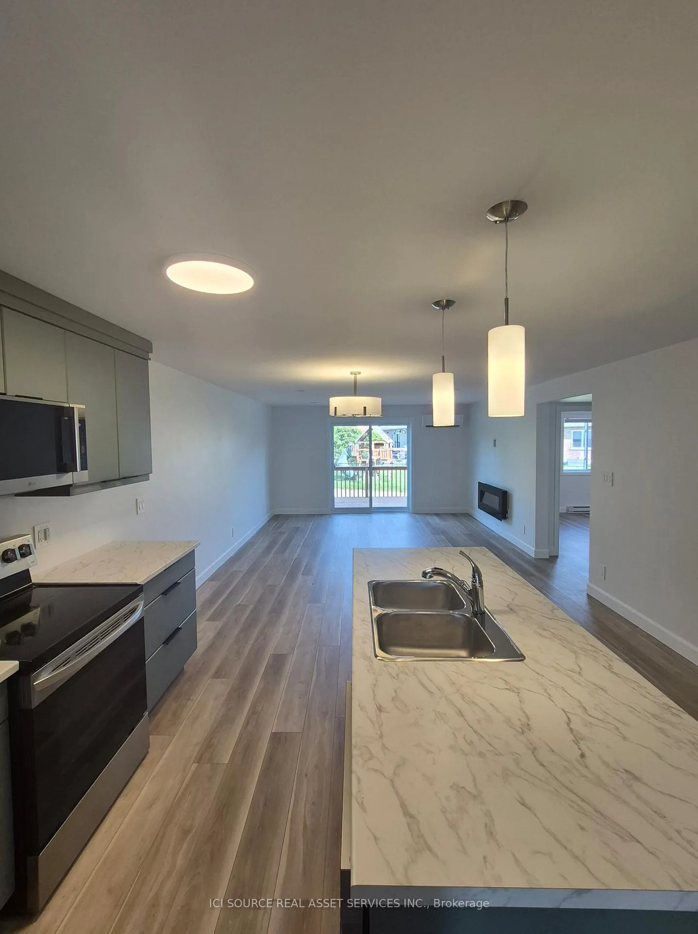 Photo 6 of Unit Unit A, 128 Hastings Park Drive, Belleville, Belleville Ward — HOMEH