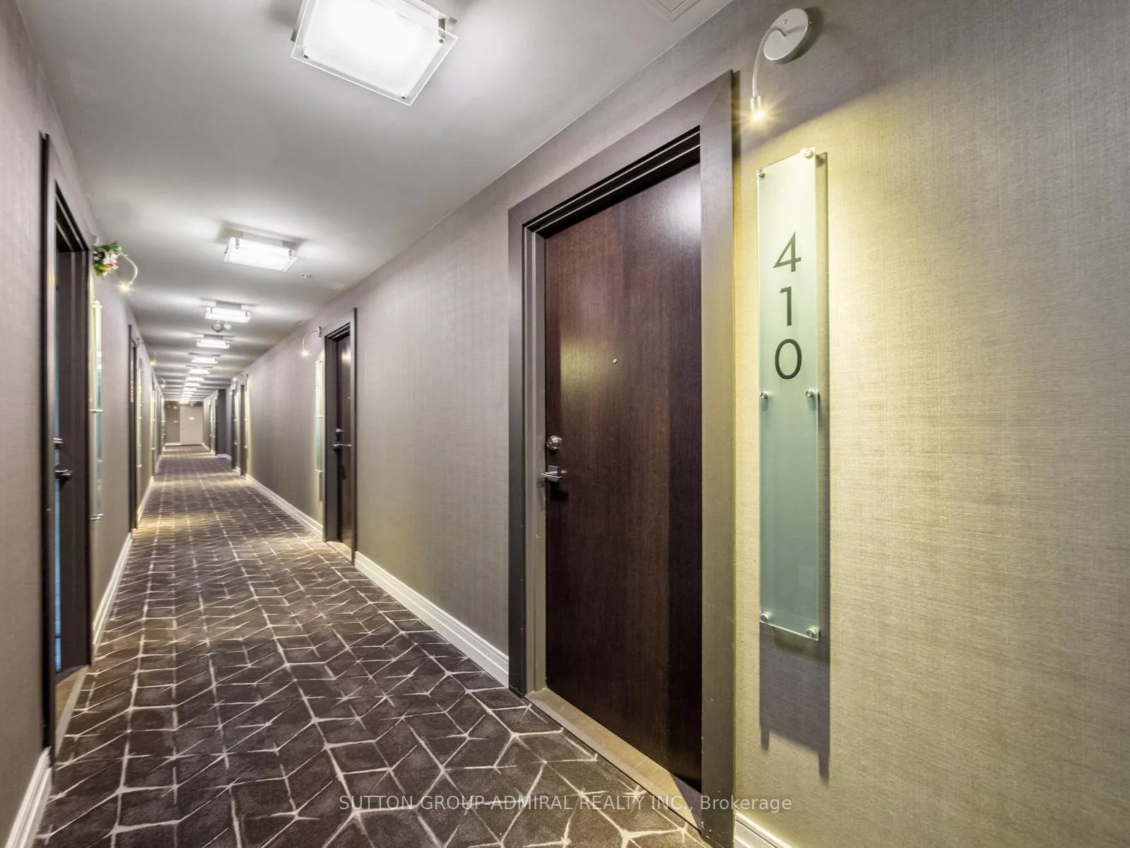 Photo 2 of Unit 410, 90 Niagara Street, Toronto, Niagara — HOMEH