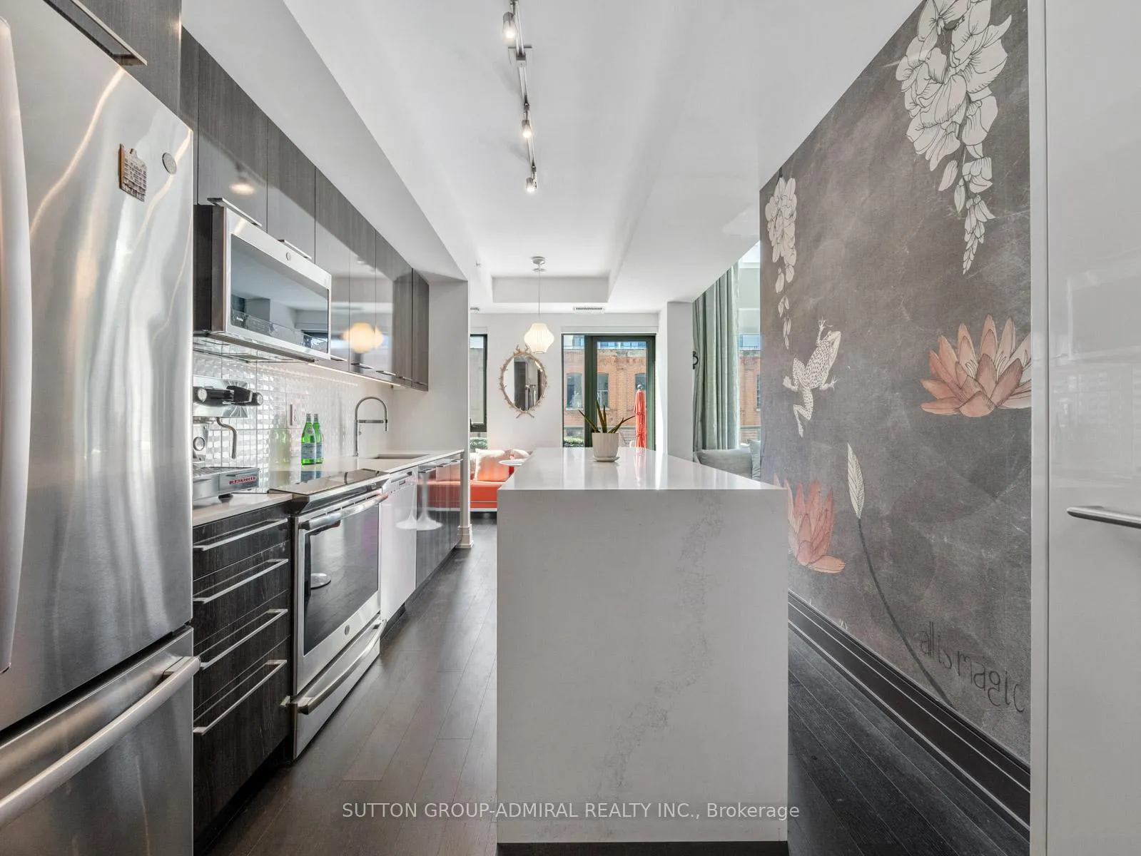 Photo 4 of Unit 410, 90 Niagara Street, Toronto, Niagara — HOMEH