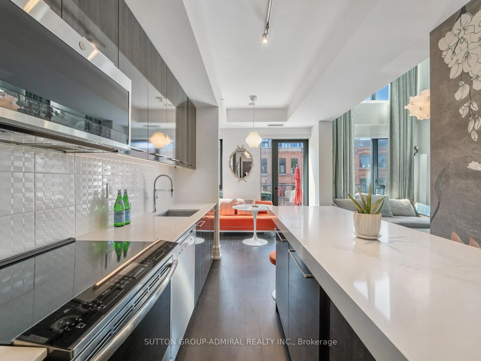 Photo 6 of Unit 410, 90 Niagara Street, Toronto, Niagara — HOMEH