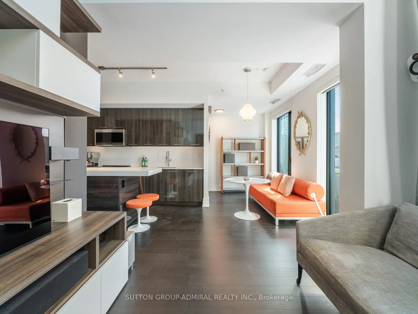 Photo 10 of Unit 410, 90 Niagara Street, Toronto, Niagara — HOMEH