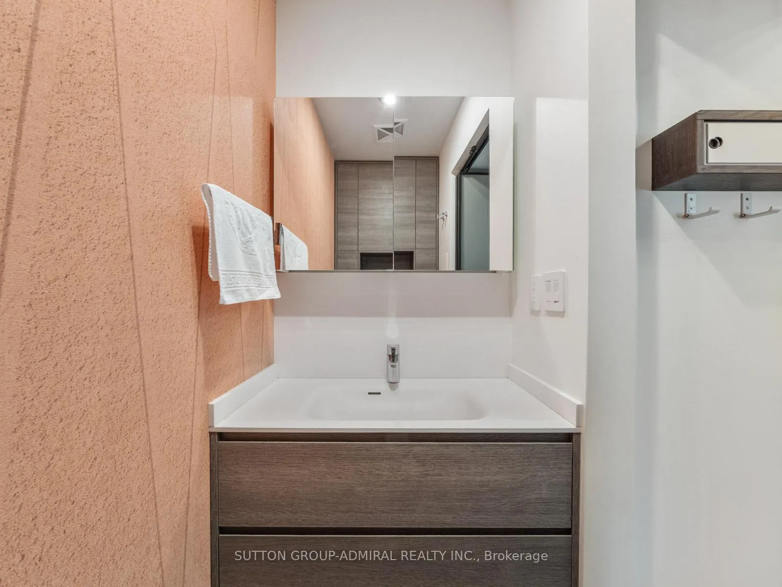 Photo 15 of Unit 410, 90 Niagara Street, Toronto, Niagara — HOMEH