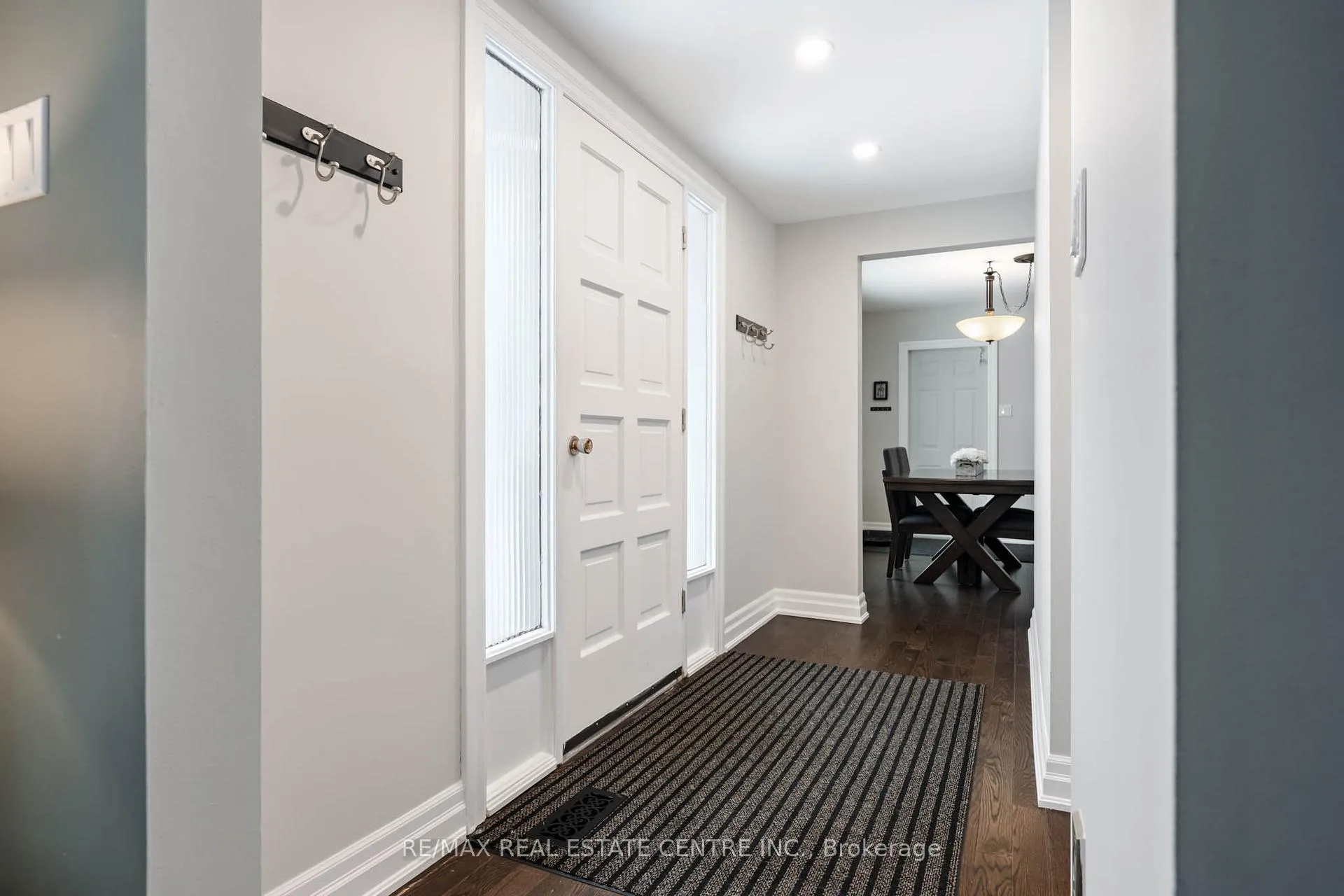Photo 5 of 35 Treleaven Drive, Brampton, Brampton South — HOMEH