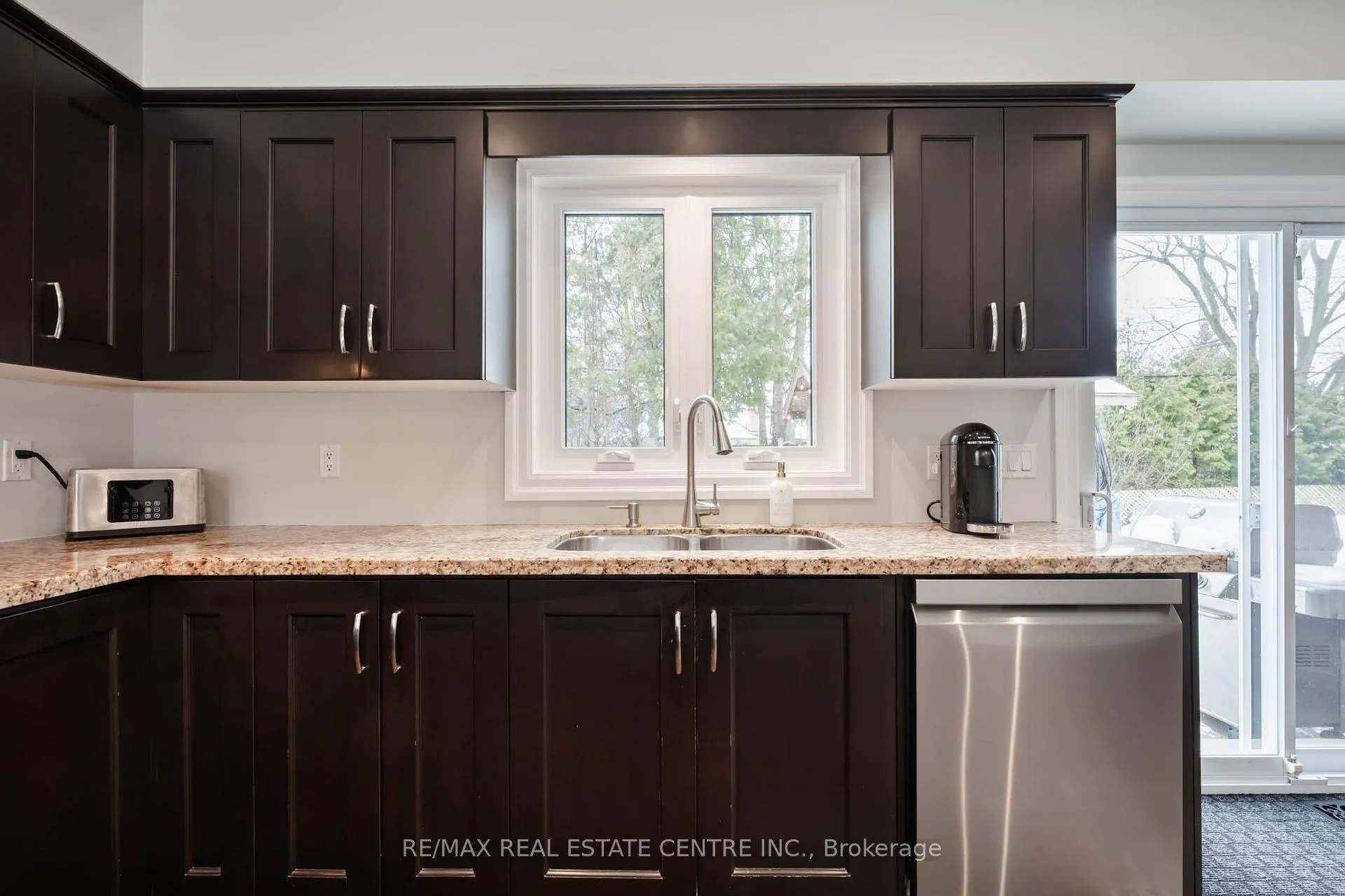 Photo 14 of 35 Treleaven Drive, Brampton, Brampton South — HOMEH