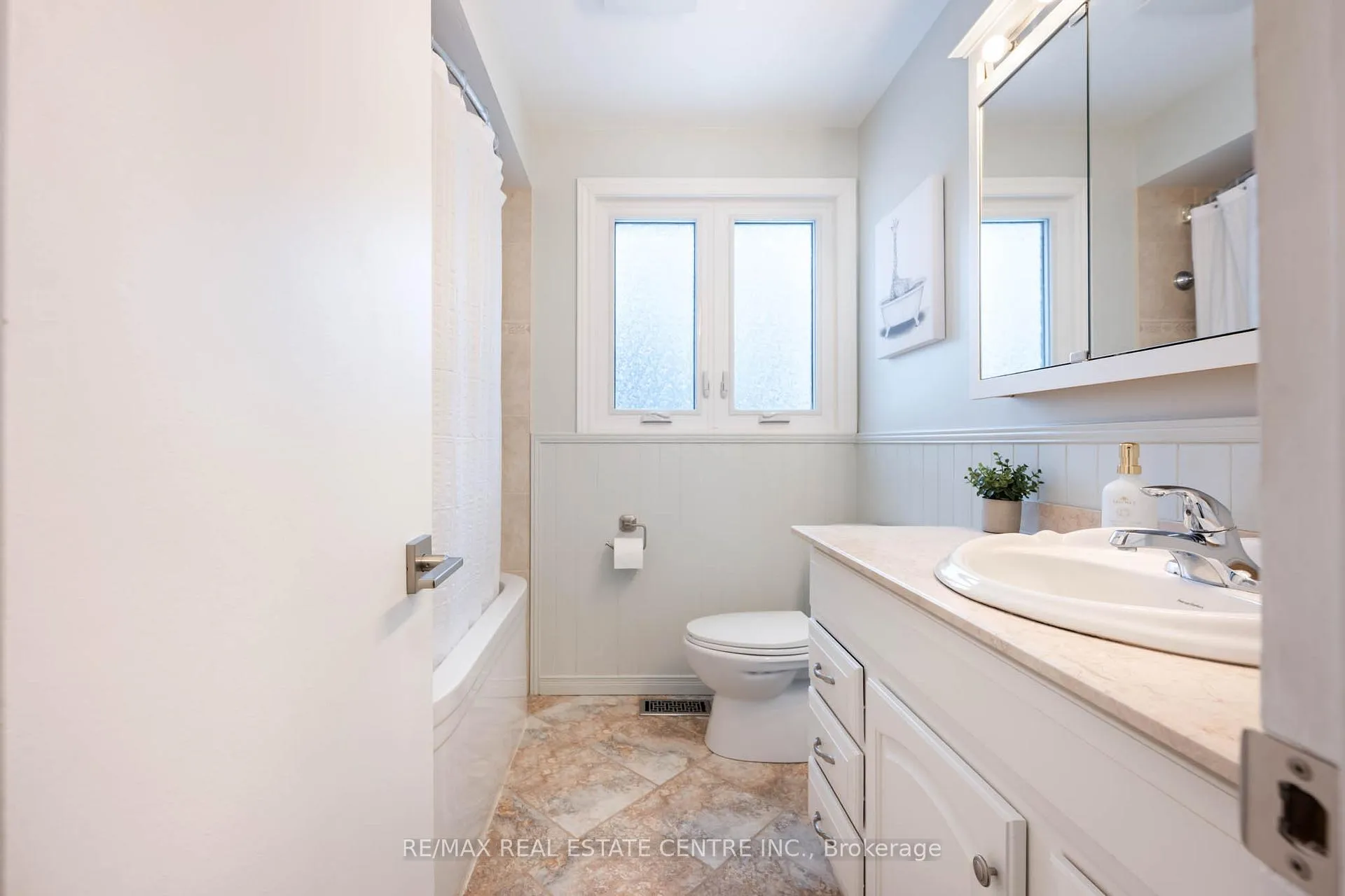 Photo 24 of 35 Treleaven Drive, Brampton, Brampton South — HOMEH