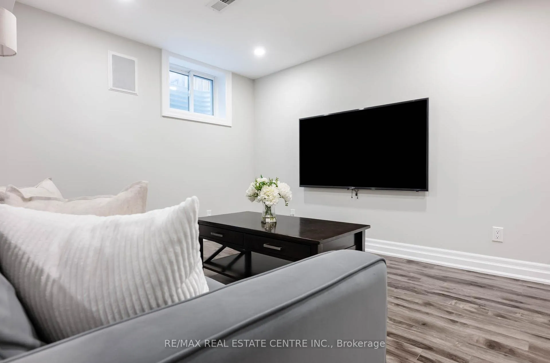 Photo 30 of 35 Treleaven Drive, Brampton, Brampton South — HOMEH