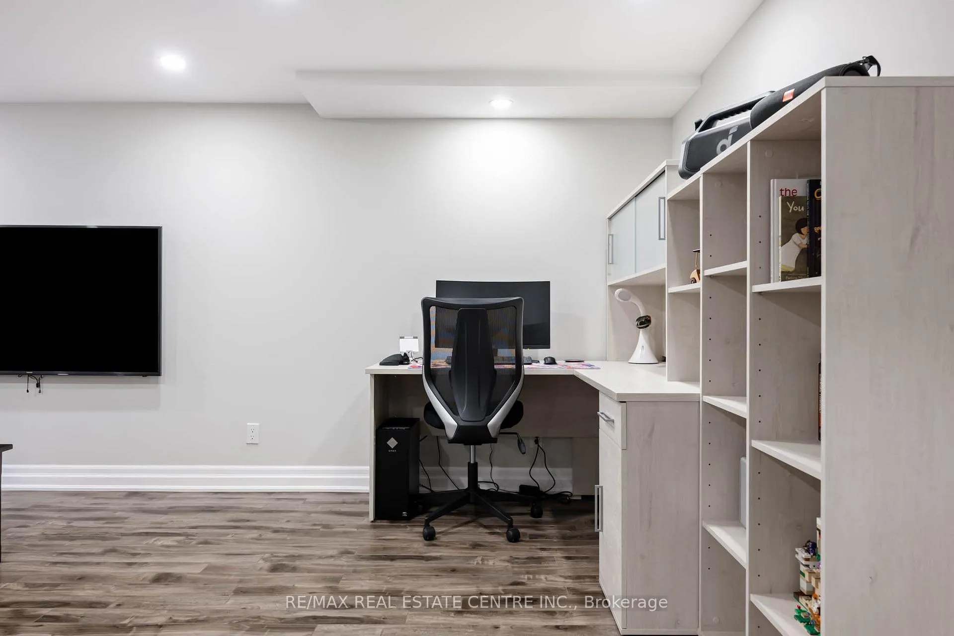 Photo 33 of 35 Treleaven Drive, Brampton, Brampton South — HOMEH