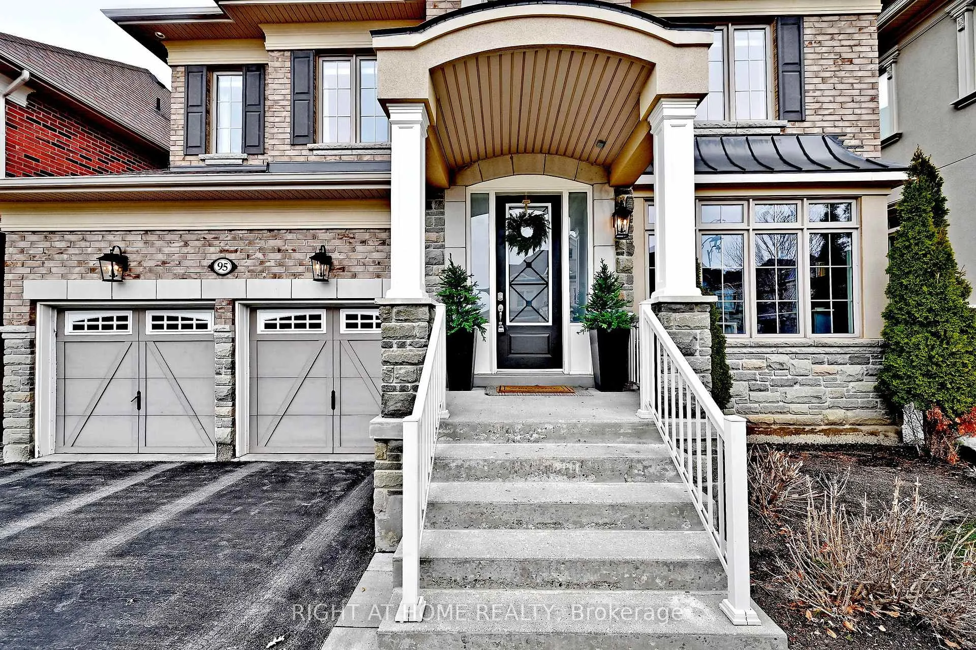 Photo 3 of 95 Vines Place, Aurora, Bayview Southeast — HOMEH