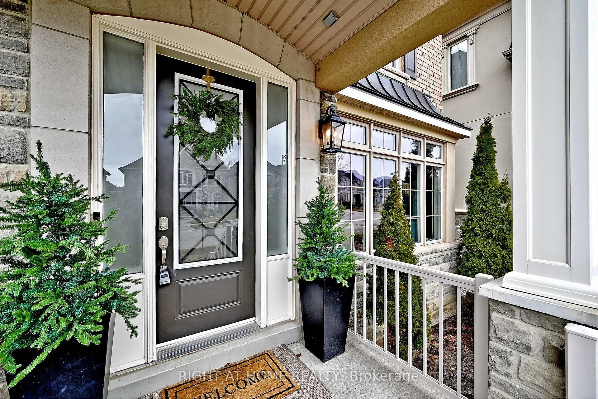 Photo 4 of 95 Vines Place, Aurora, Bayview Southeast — HOMEH