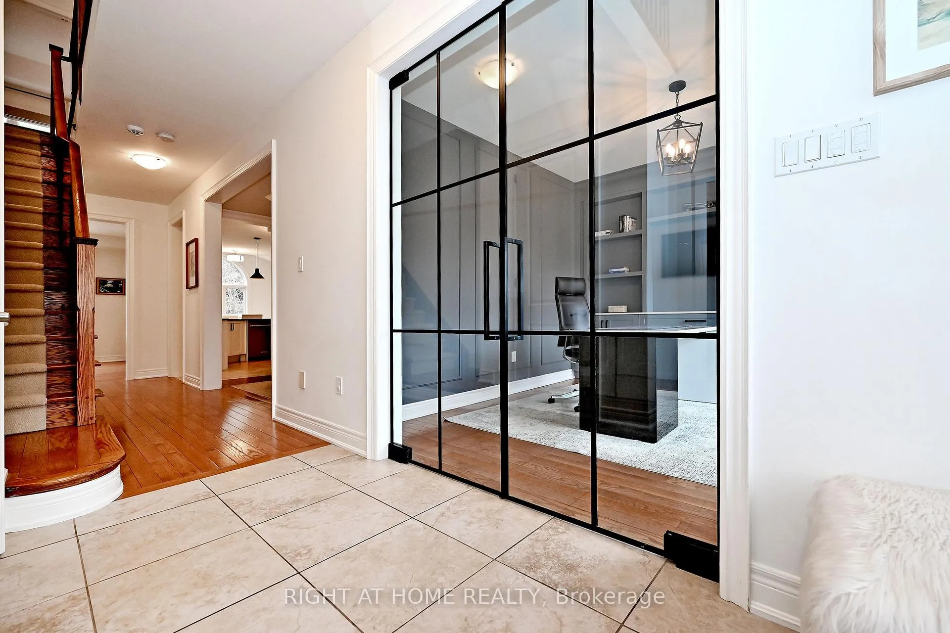 Photo 6 of 95 Vines Place, Aurora, Bayview Southeast — HOMEH