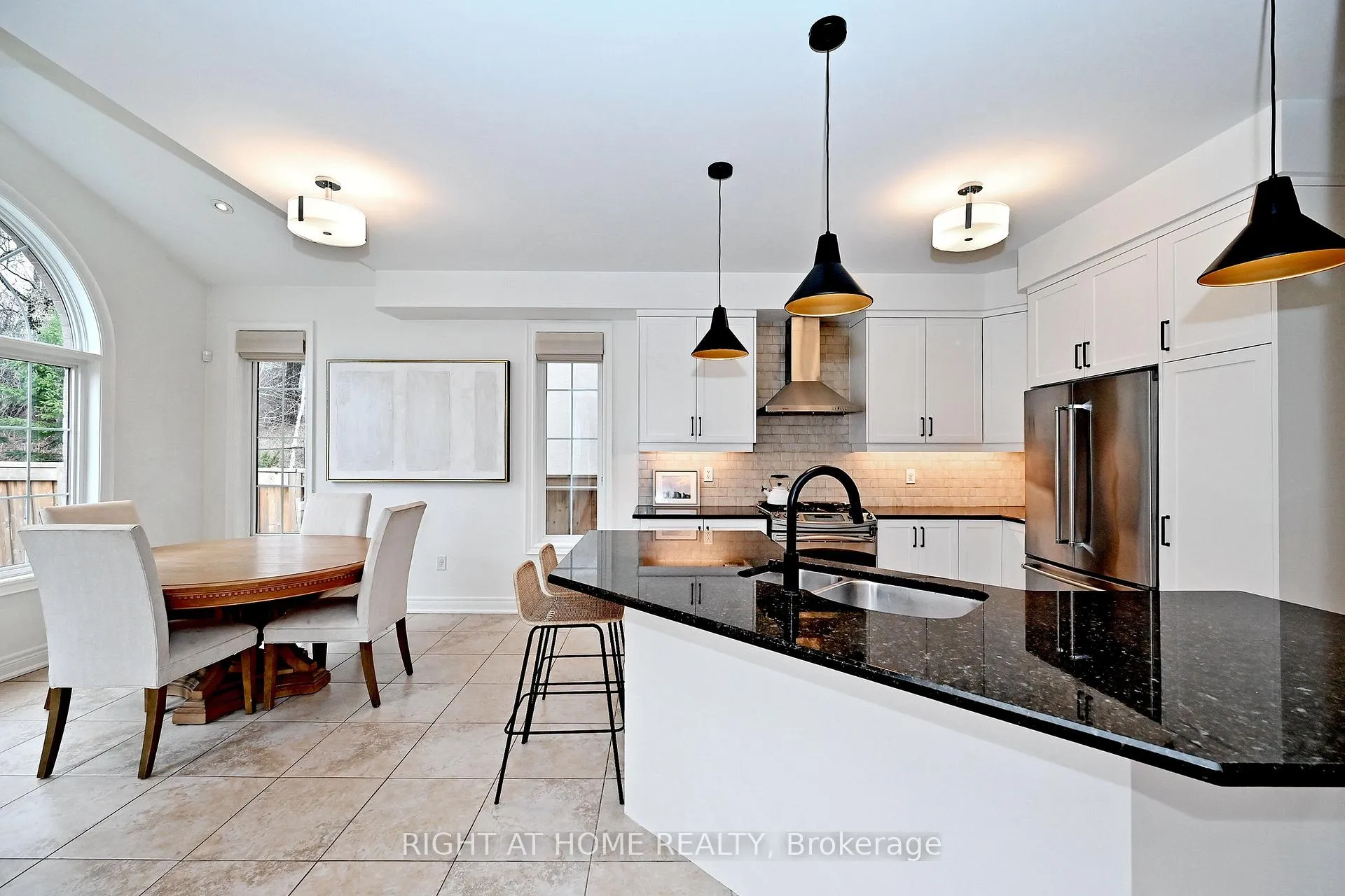 Photo 10 of 95 Vines Place, Aurora, Bayview Southeast — HOMEH