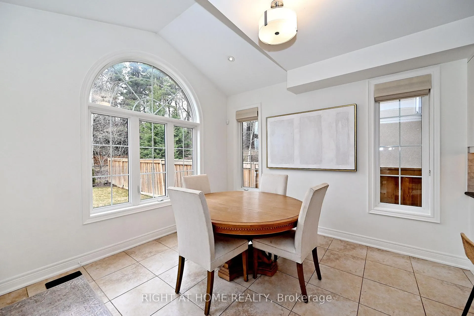 Photo 13 of 95 Vines Place, Aurora, Bayview Southeast — HOMEH
