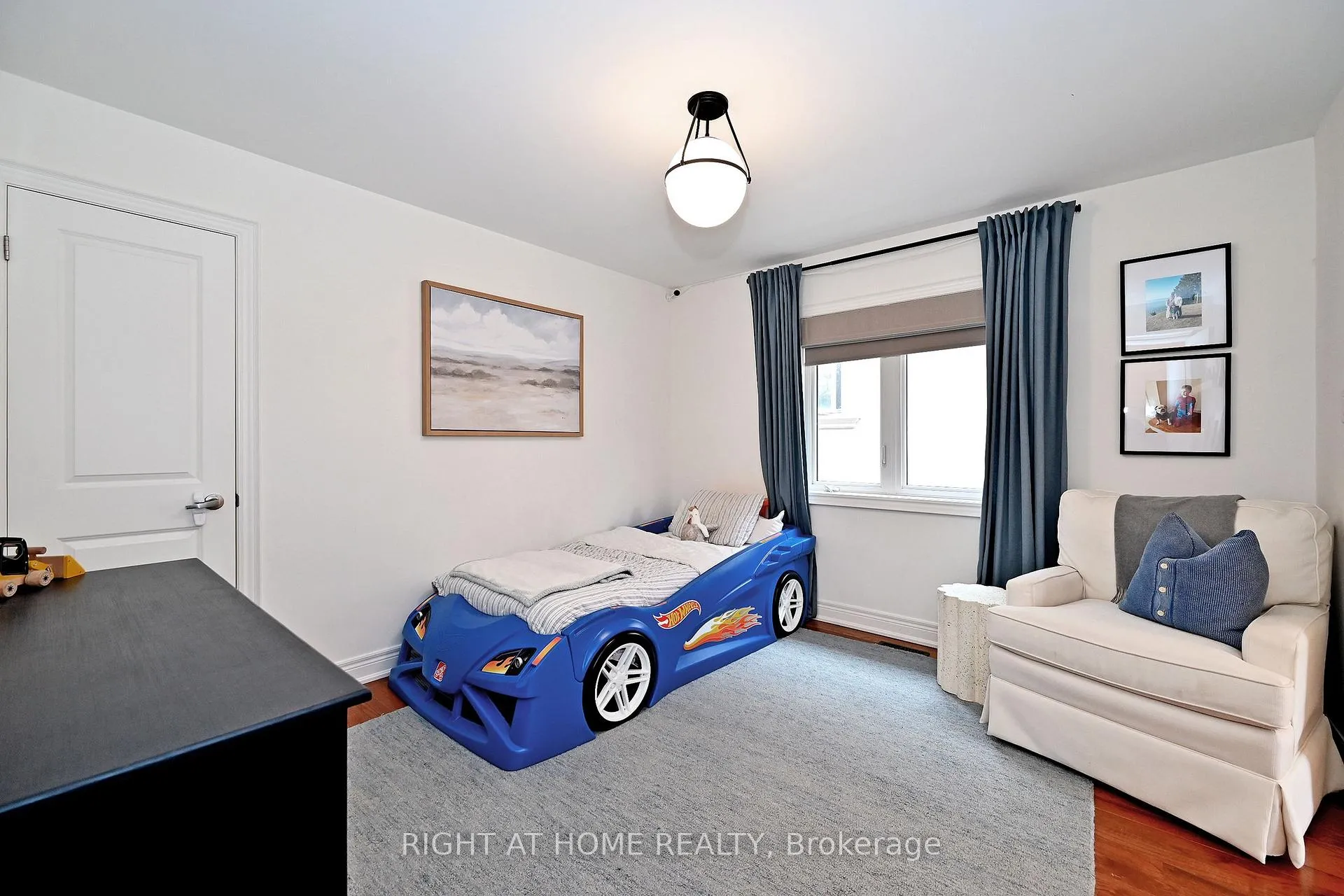 Photo 24 of 95 Vines Place, Aurora, Bayview Southeast — HOMEH