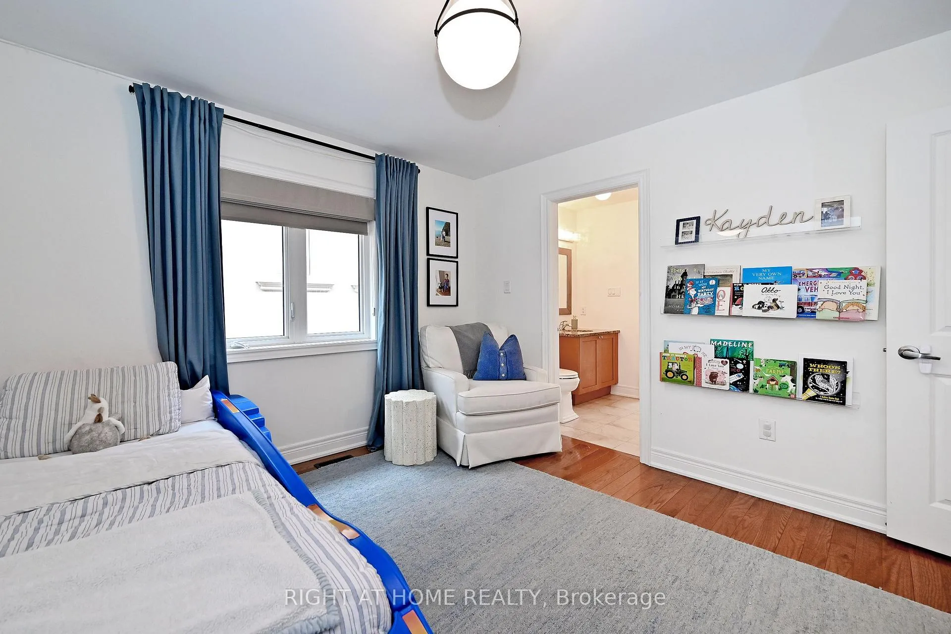 Photo 25 of 95 Vines Place, Aurora, Bayview Southeast — HOMEH