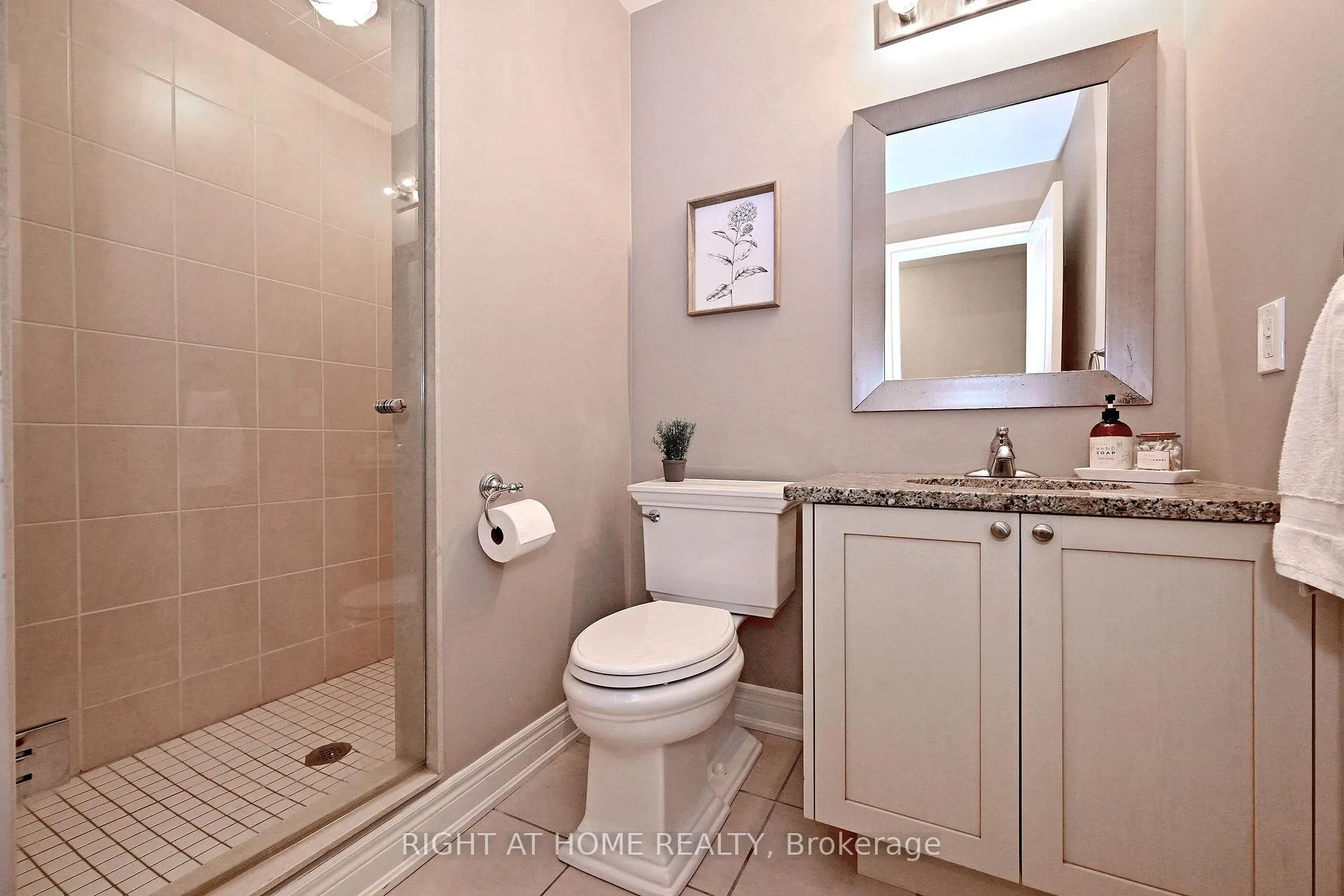 Photo 33 of 95 Vines Place, Aurora, Bayview Southeast — HOMEH