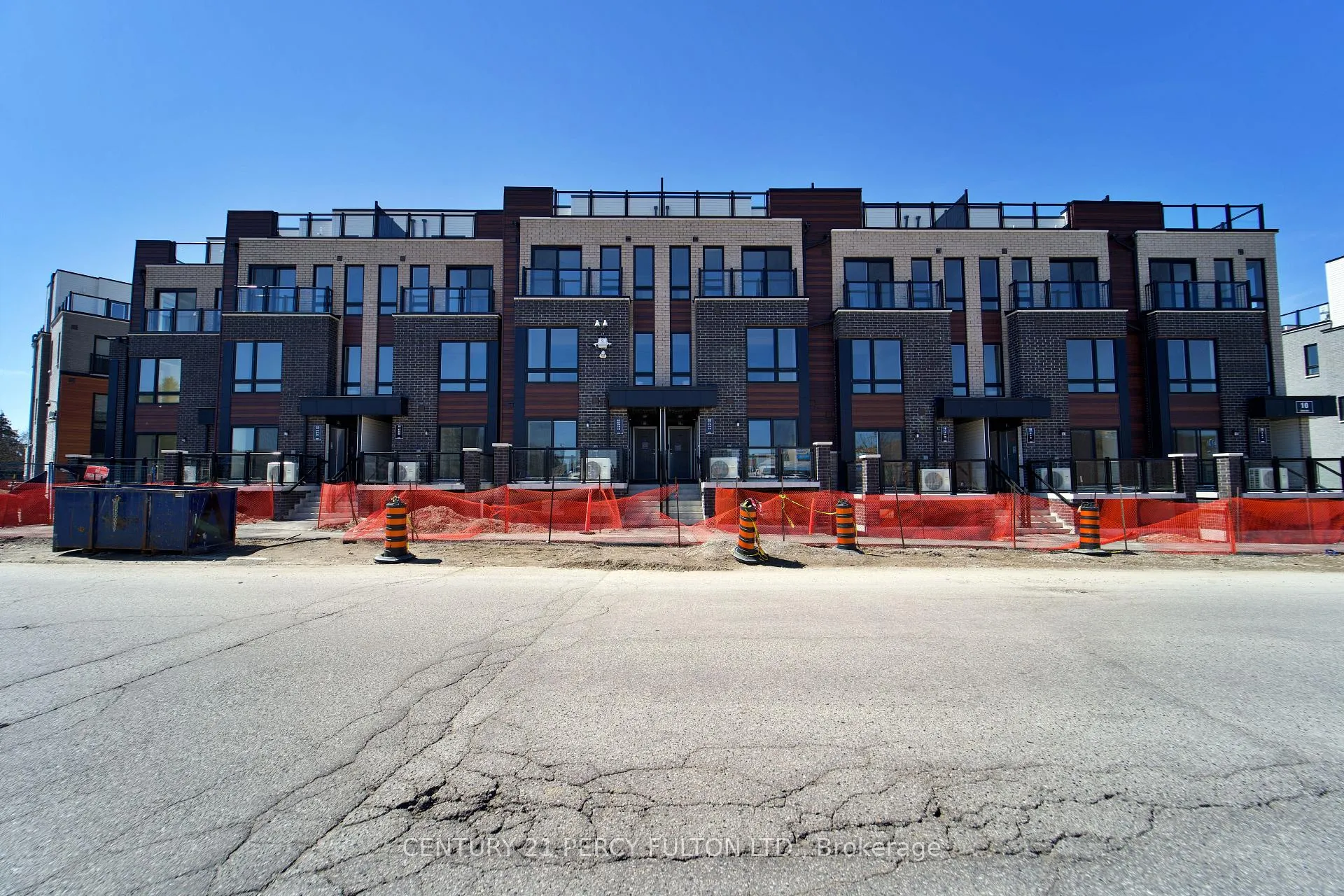Photo 1 of Unit 15, 10 Liben Way E, Scarborough, Malvern — HOMEH