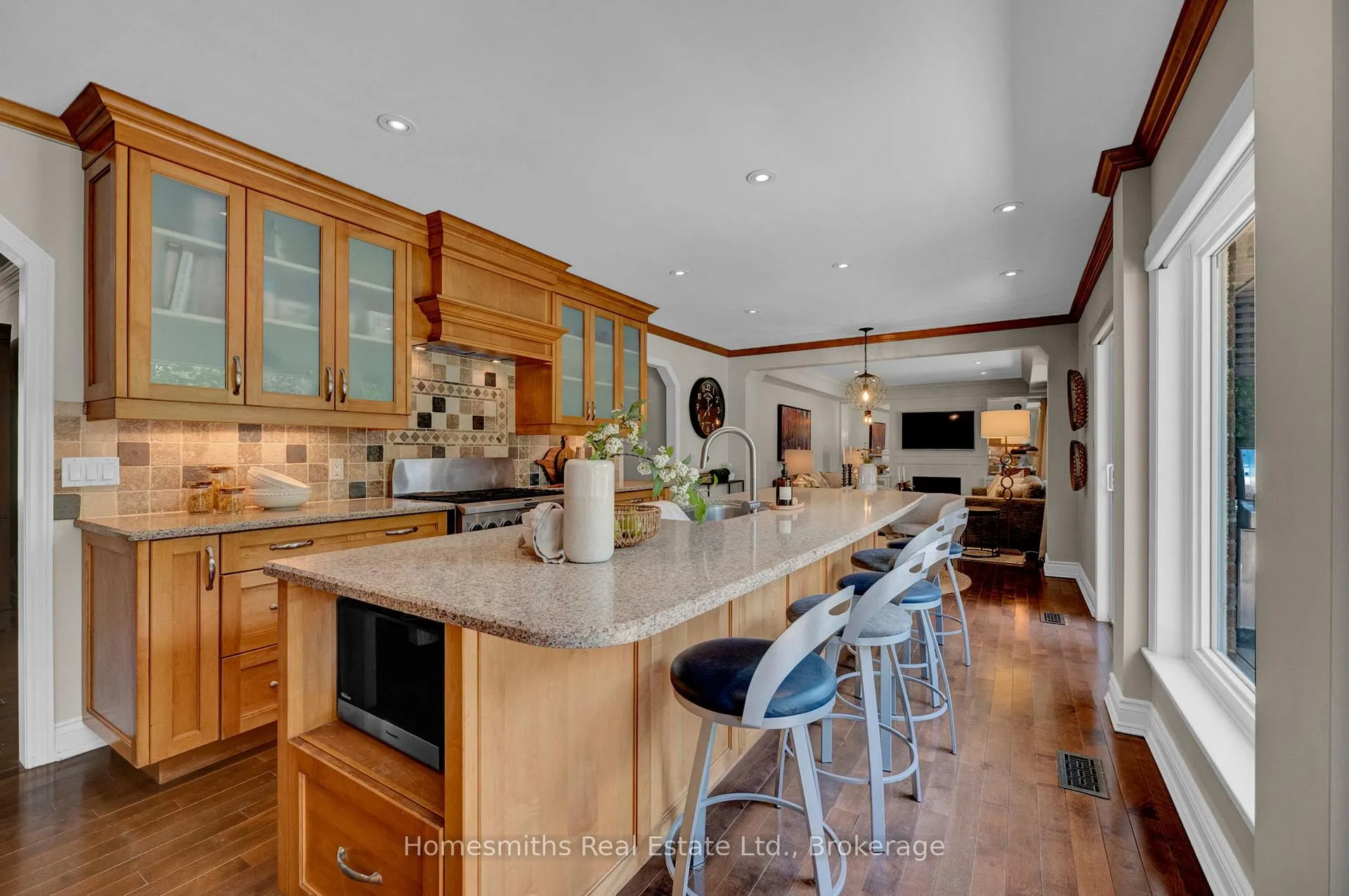 Photo 7 of 14 Hanover Court, Whitby, Lynde Creek — HOMEH