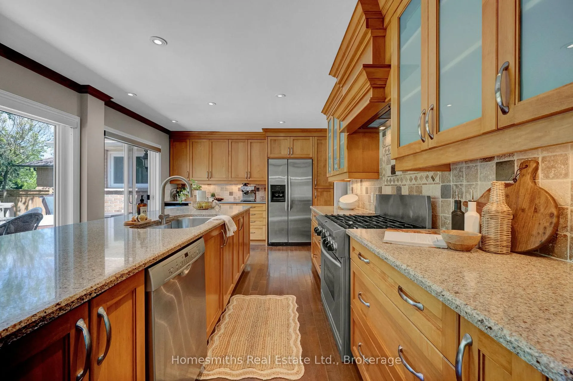 Photo 10 of 14 Hanover Court, Whitby, Lynde Creek — HOMEH