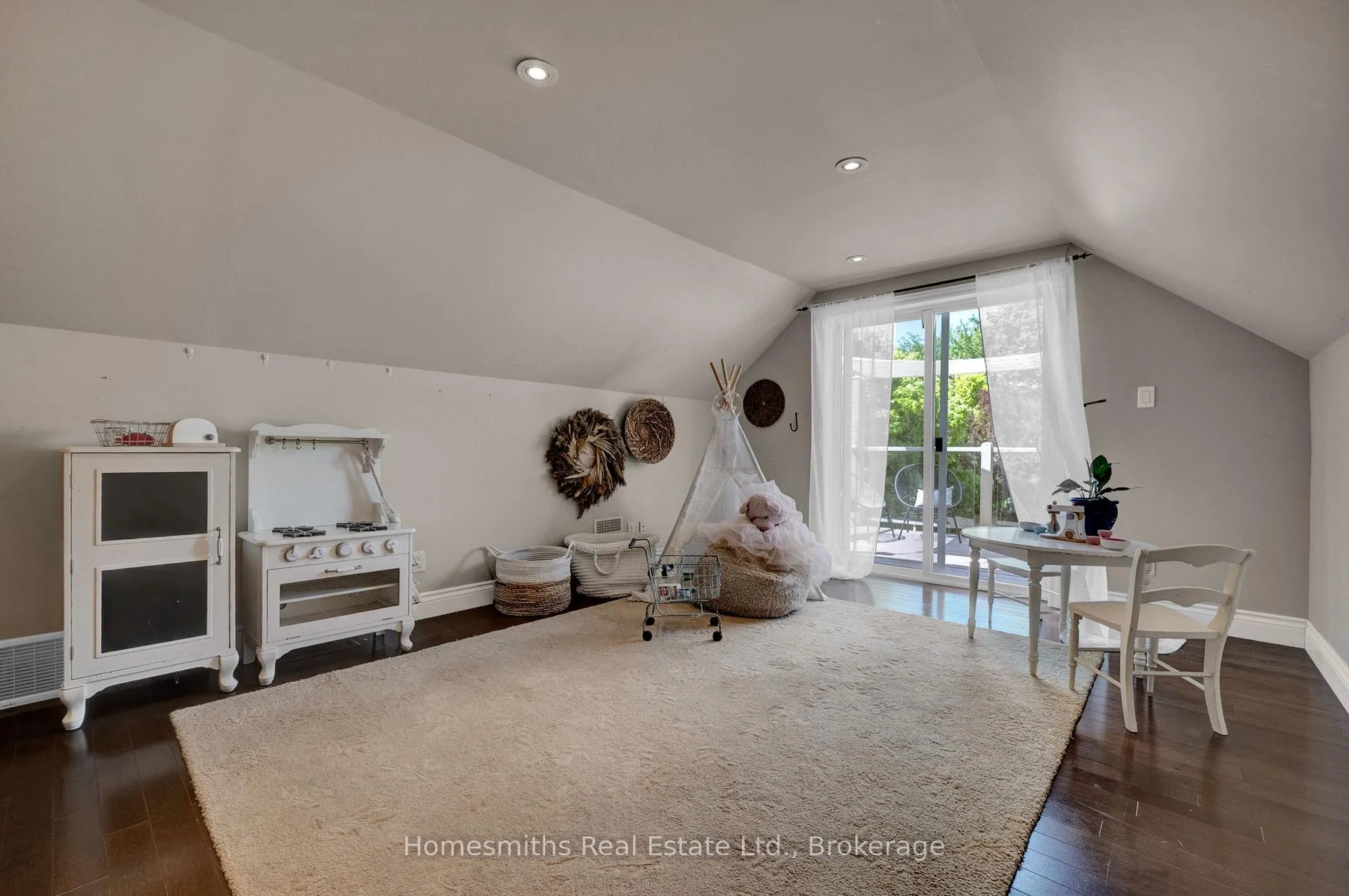 Photo 34 of 14 Hanover Court, Whitby, Lynde Creek — HOMEH