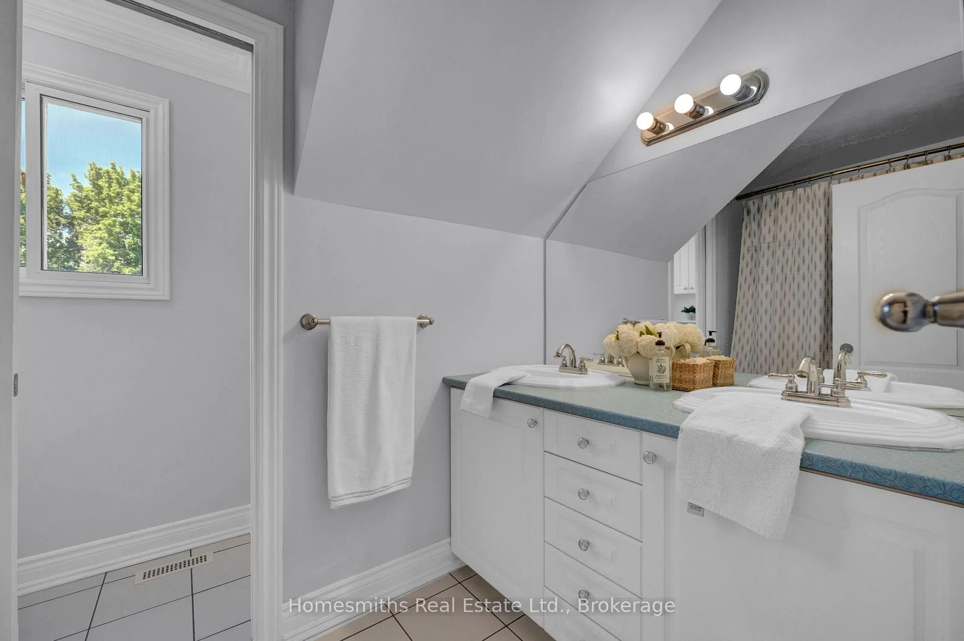 Photo 41 of 14 Hanover Court, Whitby, Lynde Creek — HOMEH