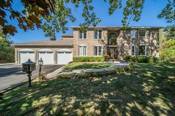 Front of 1110 Italia Lane